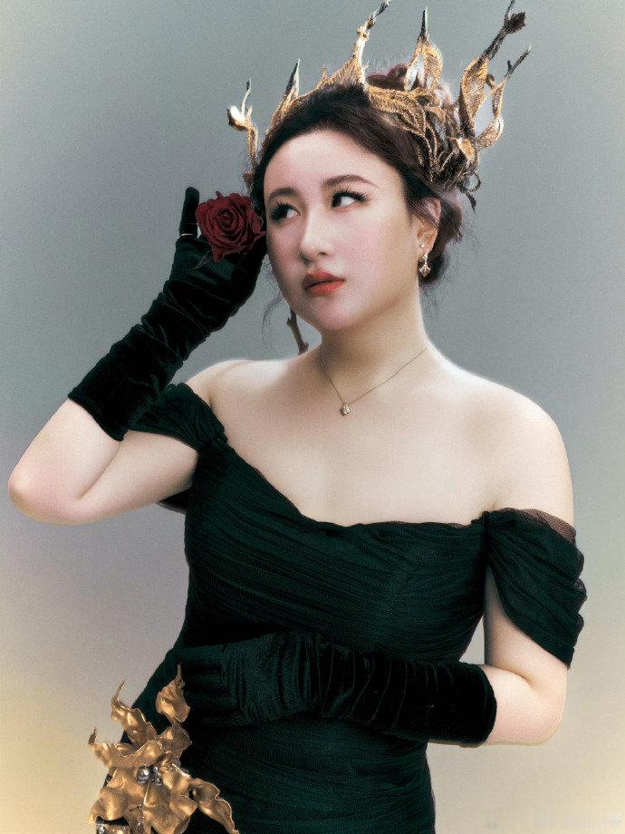 锤娜丽莎歌手帮唱显化成功盼了这么久终于圆梦，锤娜丽莎帮唱官宣，我的财运事业运全接