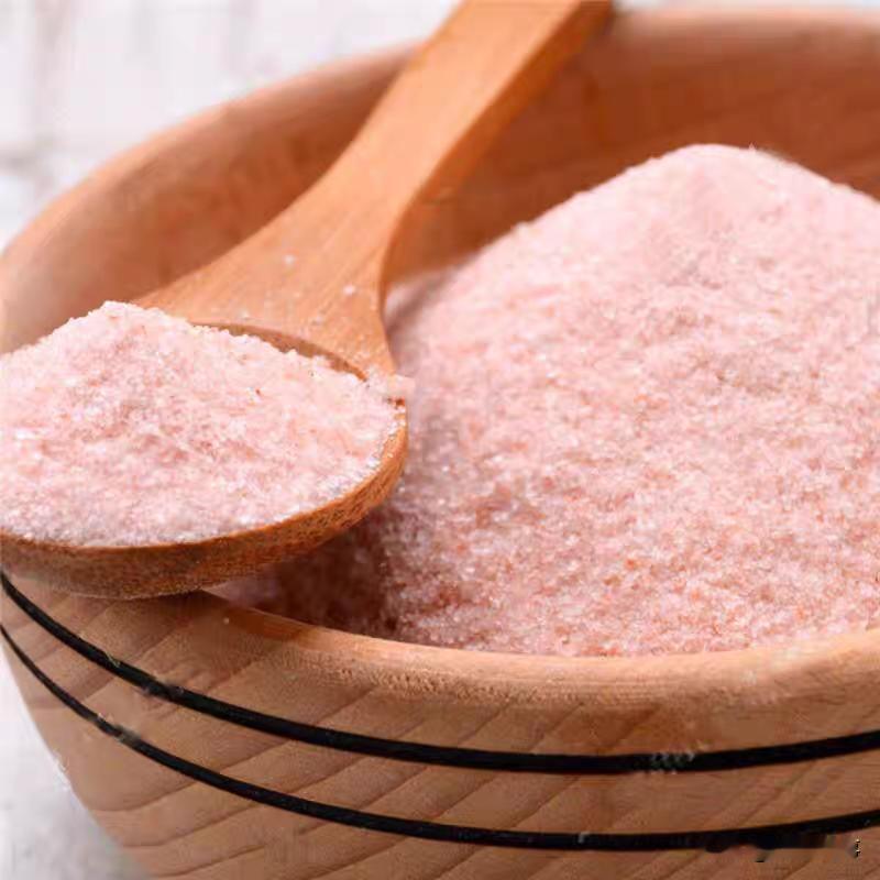 近日，央视揭露了备受追捧的网红产品——玫瑰盐的问题。这款主要源自巴基斯坦的盐品，