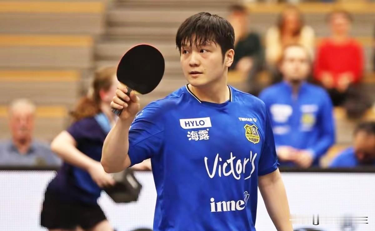 樊振东缺席世乒赛，日本媒体说:樊振东曾经是不辞辛苦的训练机器，
但是他在德国打球