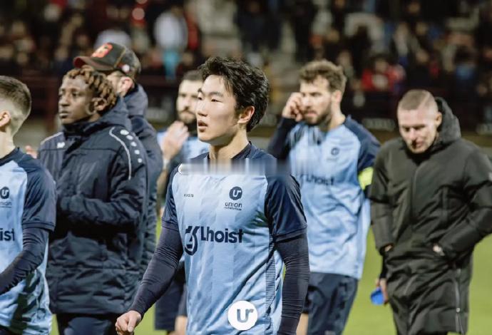 比利时三级 罗什福尔联合0-3不敌Namur 中国球员陈仕晗替补出场迎赛季首秀 