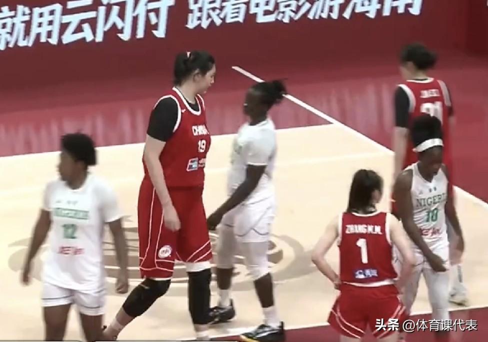 女篮热身赛战报，张子宇24分11板2封盖，杨舒予12分6助攻，中国女篮热身赛险胜