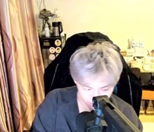 翔哥：我还真没见过刘嘉俊啊，我们啥时候见一面啊，我答应你，你可以弹我牙，想怎么弹