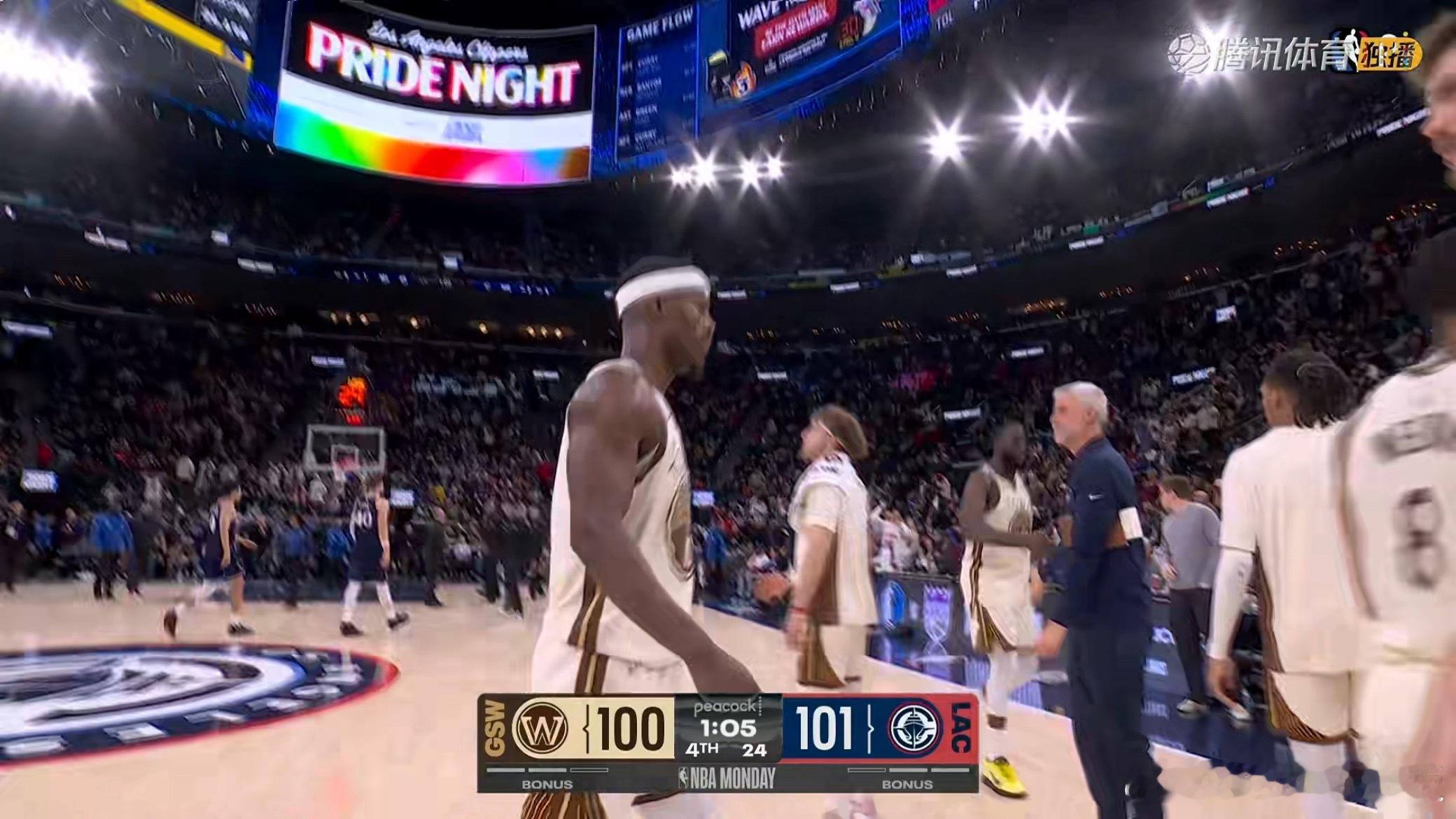 库里三分命中，勇士追到一分 