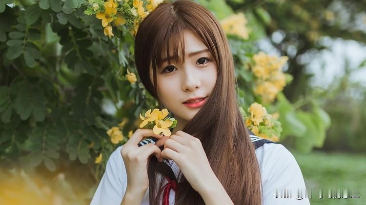 婚外情结束了，男女还这样互动，关系就断不干净：
1、深夜偷偷互发消息，继续聊天，