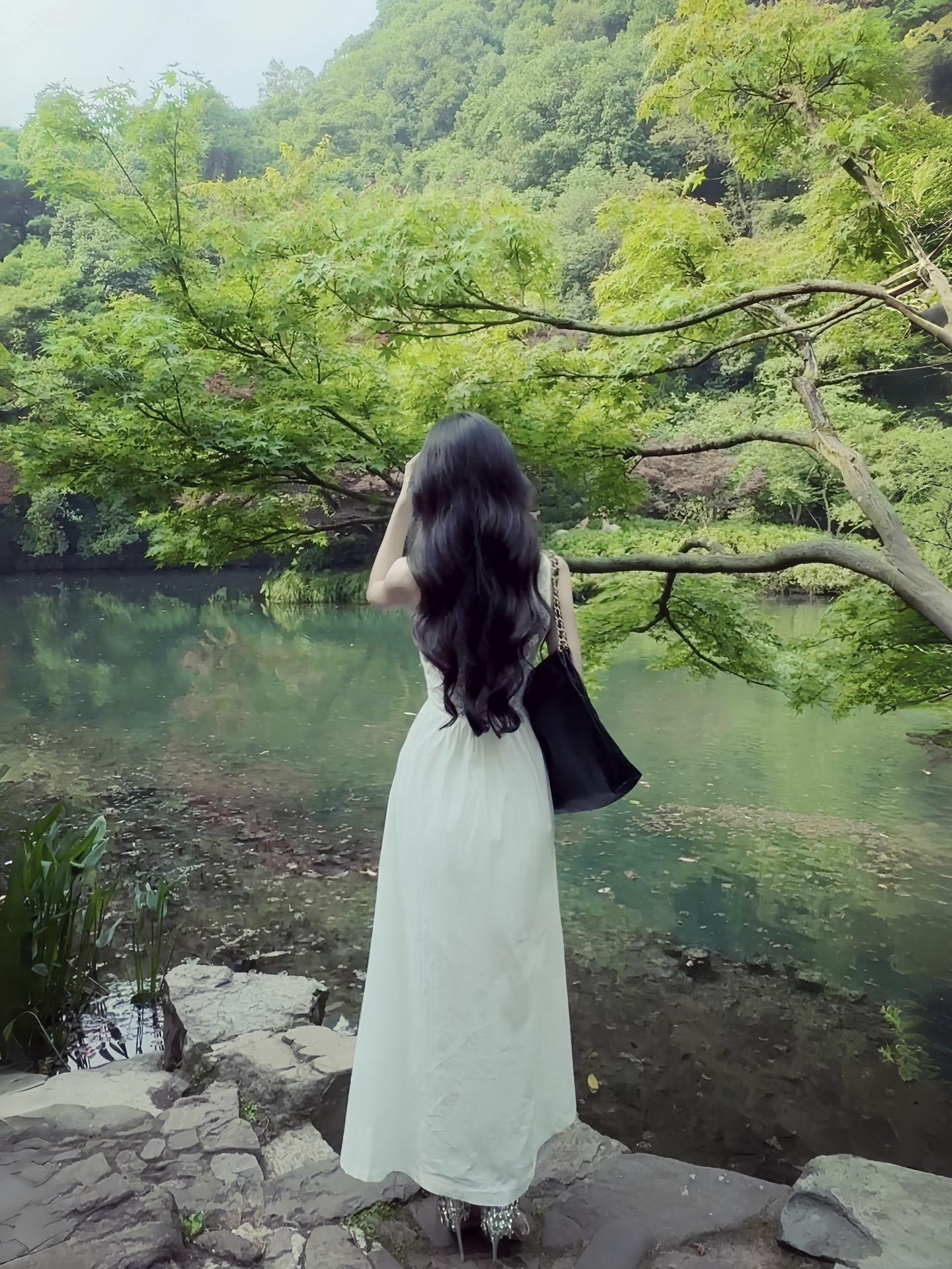 清冷感艺术系学姐。