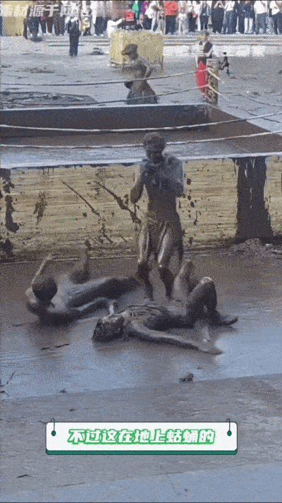 邓超别美白了先洗个澡 邓超问怎么美白？网友急疯：你把那层泥壳洗掉，自己就是白展堂