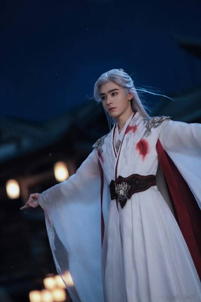 江湖路远满是荆棘，苏暮雨的勇毅让人敬佩又心疼，真的演的太过瘾好看来了！ 