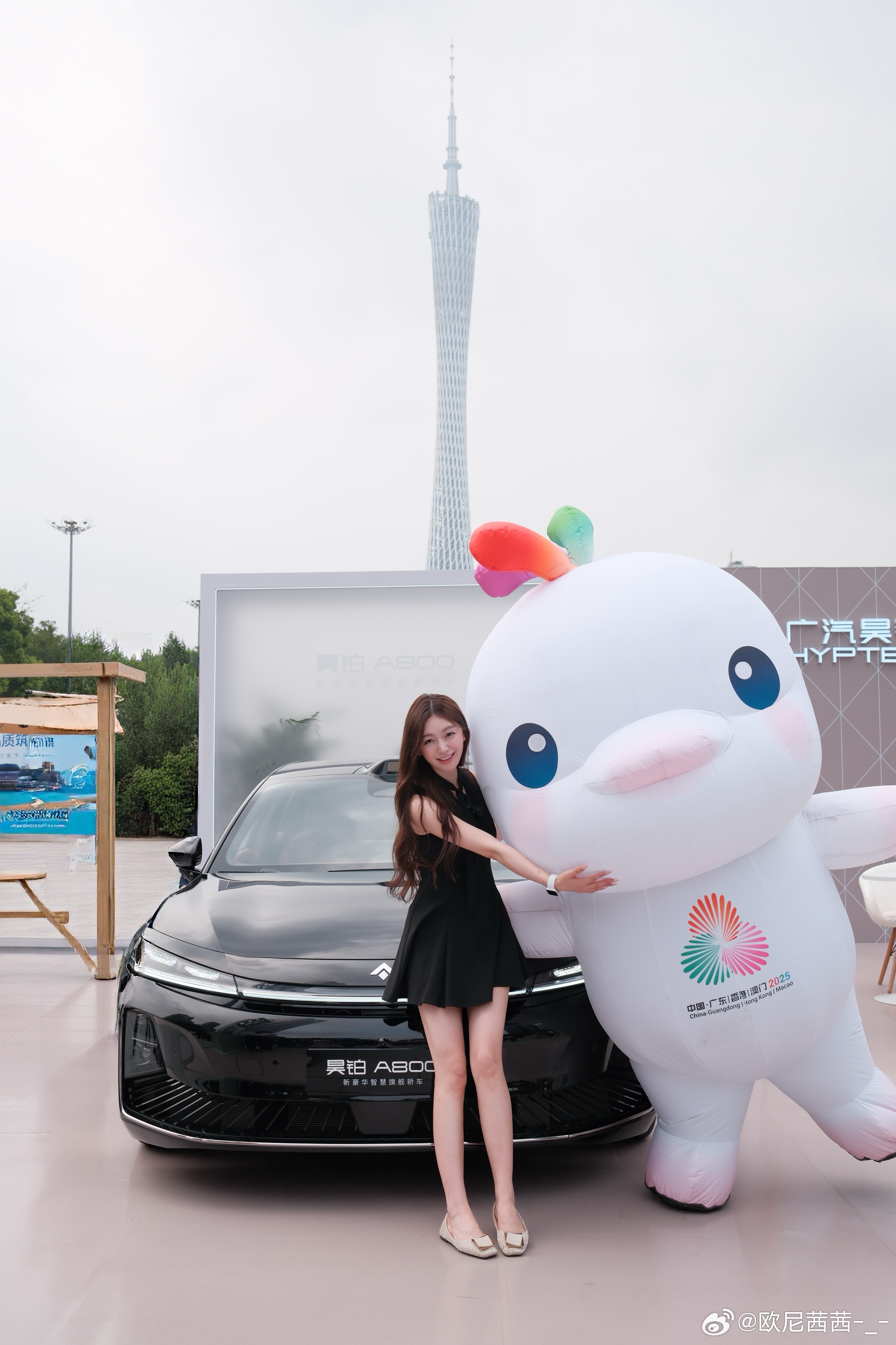 花城汇广货行天下溜达了一圈哈哈看了看广汽的新豪华旗舰车昊铂A800还碰到广东的小