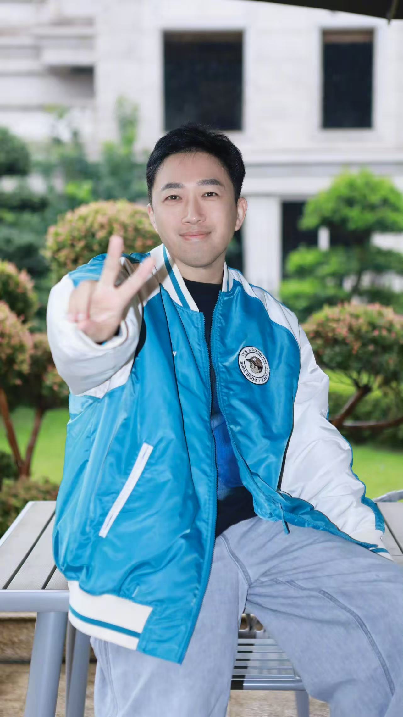 于正明天发金吾不禁开机物料于正金吾不禁组服ootd于正金吾不禁组服ootd，好，