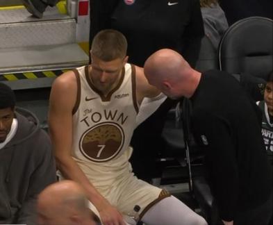 波尔津吉斯“又”伤了！[捂脸]

对阵活塞的上半场，波尔津吉斯腰部不适直接返回更