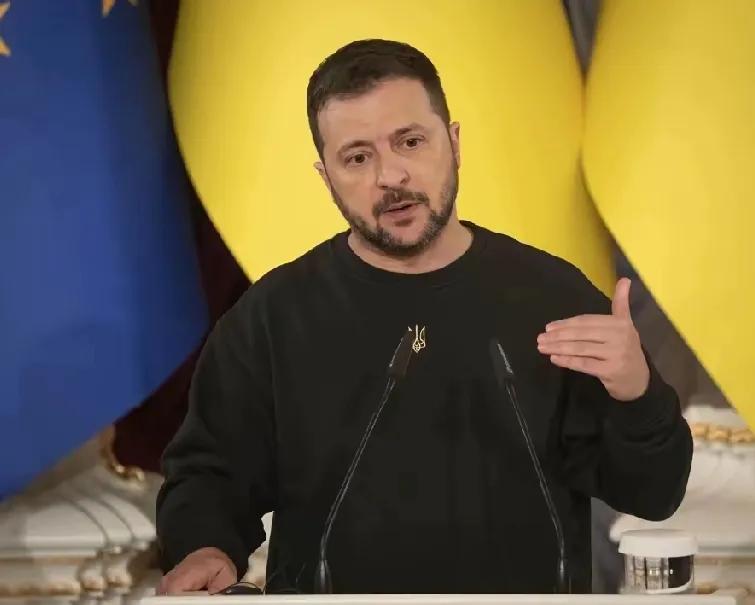 最后12天，泽连斯基已做出妥协，他要赶在复活节期间实现乌克兰全境停火，如今更是积