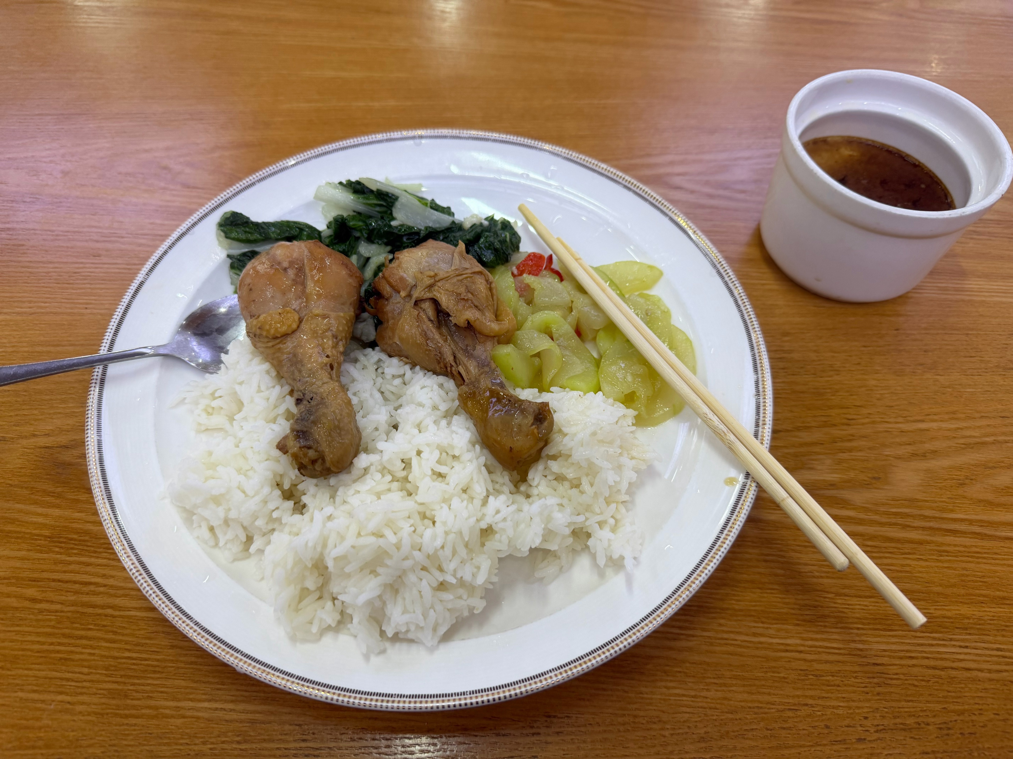早餐没吃，直接吃午餐了 ​​​
