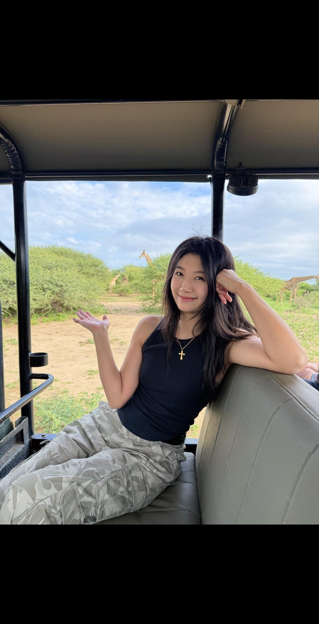 我还没摸到自由的边呢，我要去过我好奇的人生。