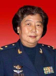 1982年，刘晓连驾驶着安－26运输机，从张家口机场起飞，爬到700米高空时，眼