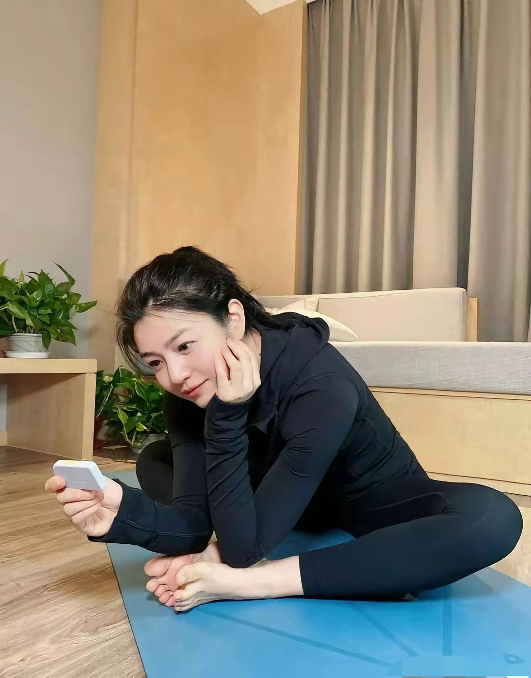 陈妍希好美，天天健身