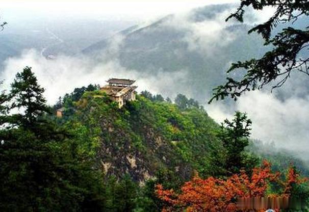 【兴隆山】陇右第一名山”——兴隆山，古因“常有白云浩渺无际”而取名“栖云山”，早