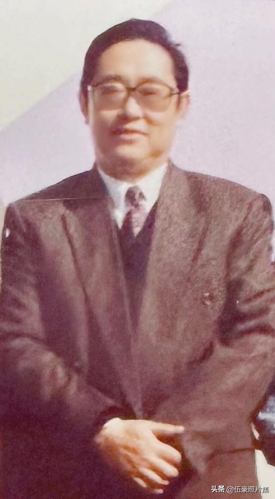 孙文盛同志年轻时的照片。他是老株冶人，1996年为庆祝株冶建厂四十周年，《株冶报