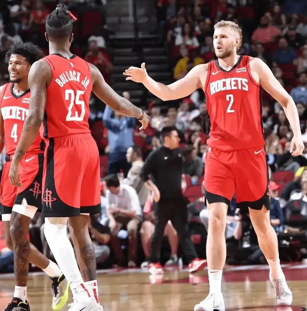 兰代尔发挥出色，申京不用着急复出，火箭拿下九连胜，紧追勇士。
第一，申京受伤了，