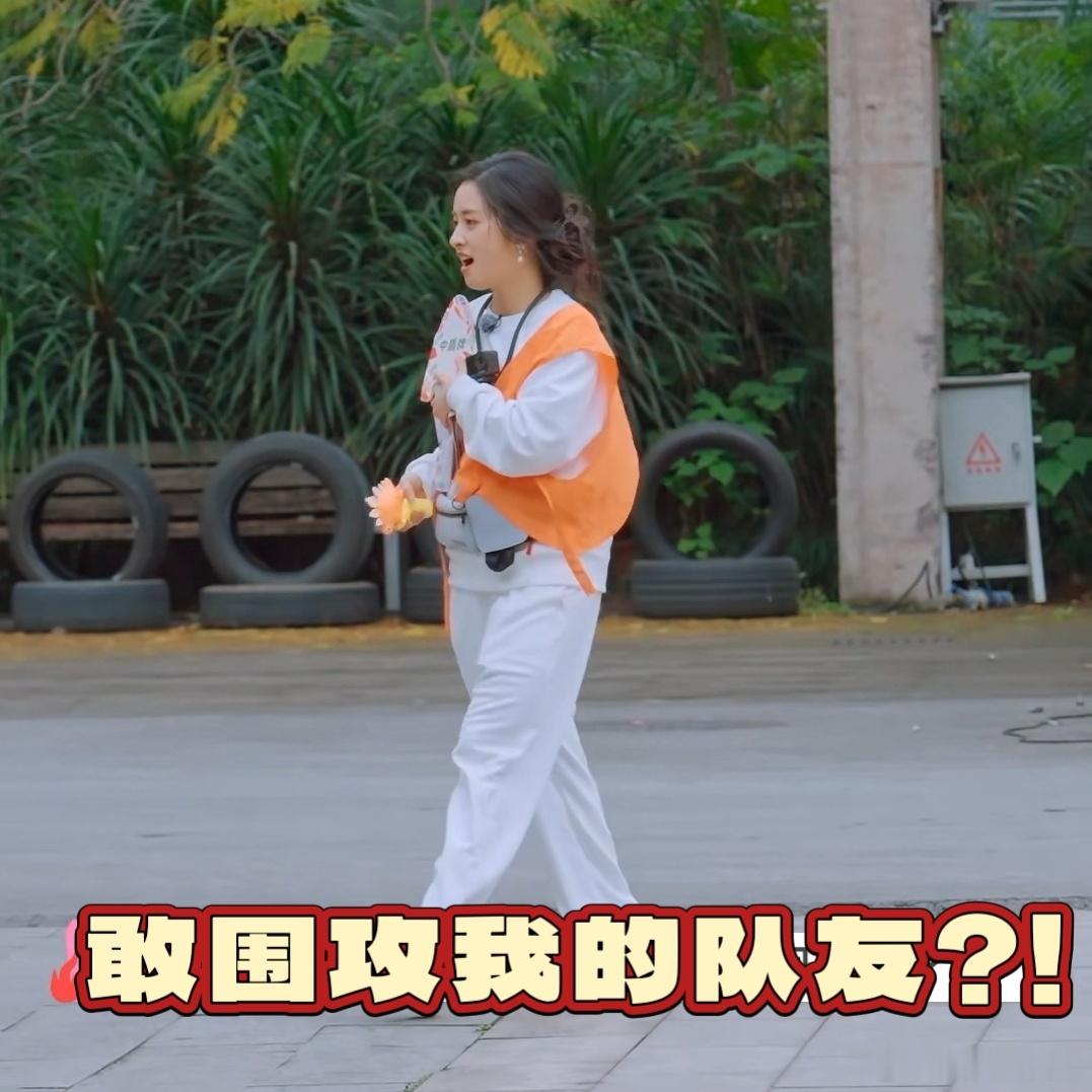 沈月打不过也要护着徐若晗 被淘汰了还一直护着徐若晗，沈月的善良从来都藏在细节里，
