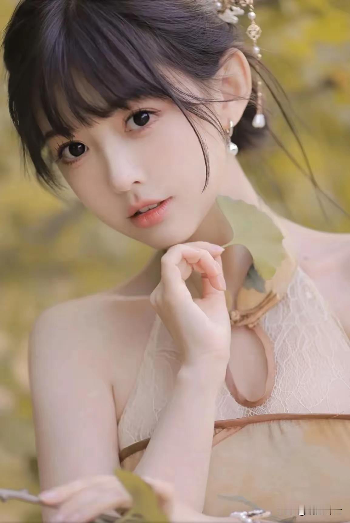 秋日暖阳下的少女，温柔如水，静谧如画。我想说有钱不一定快乐你们赞同吗 怎么穿搭才