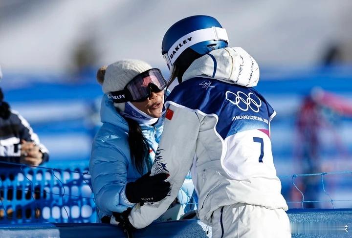 谷爱凌的成功是注定的！除了具备优秀运动员的基本身体素质之外，她的情商、心理素质都