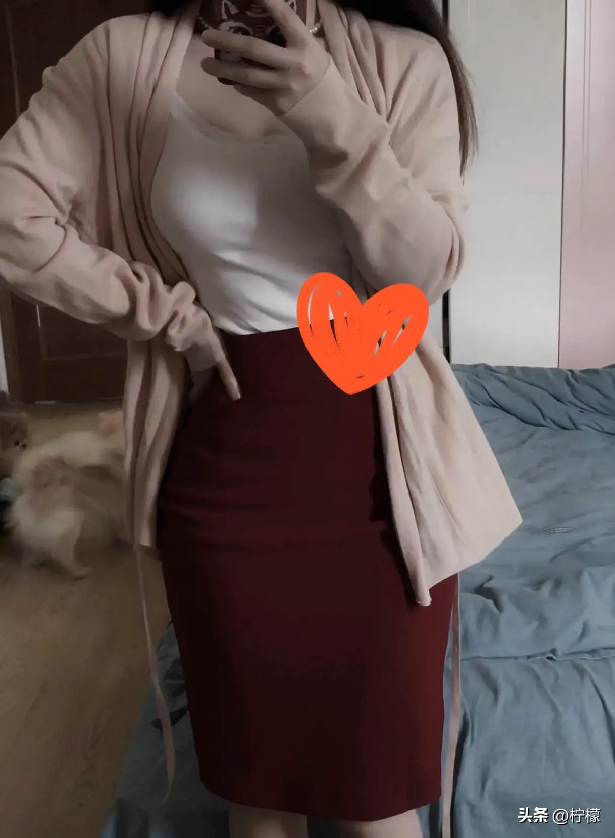 闺蜜最近和男朋友吵架了。
事情是这样的：闺蜜男朋友今年32岁，
以前环境好的时候