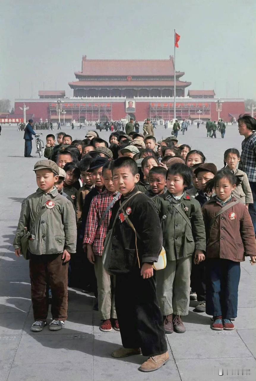 有时不敢想，也不敢面对，那就是在不觉不由之间，六零后已经开始渐渐老去了。
不得不
