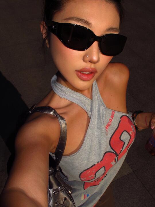 Sunglasses on, problems off😎
