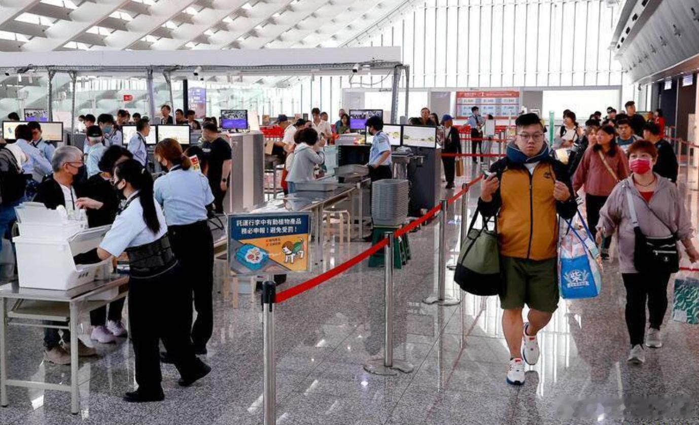 【泰国拟大幅上调机场税 国际旅客每张机票费用将增加】海外新鲜事 泰国交通部近日宣