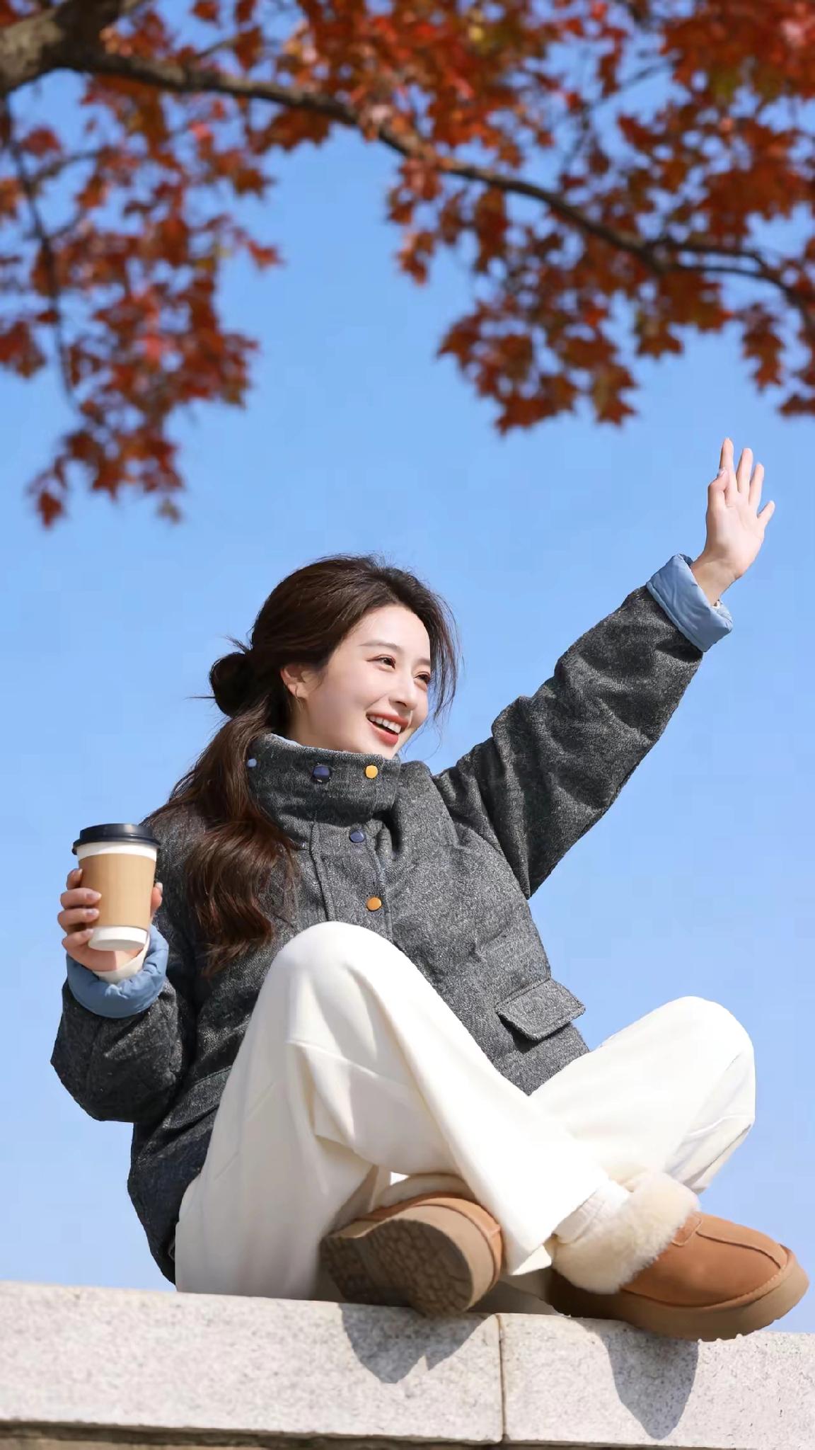 仔细看了半天，应该不是AI
因为这个女孩子确实配得上
清新&脱俗