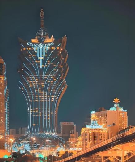 澳门之所以不闹腾，不闹独立，不闹分裂，不闹反共，甚至不闹亲台亲美，最重要的原因是