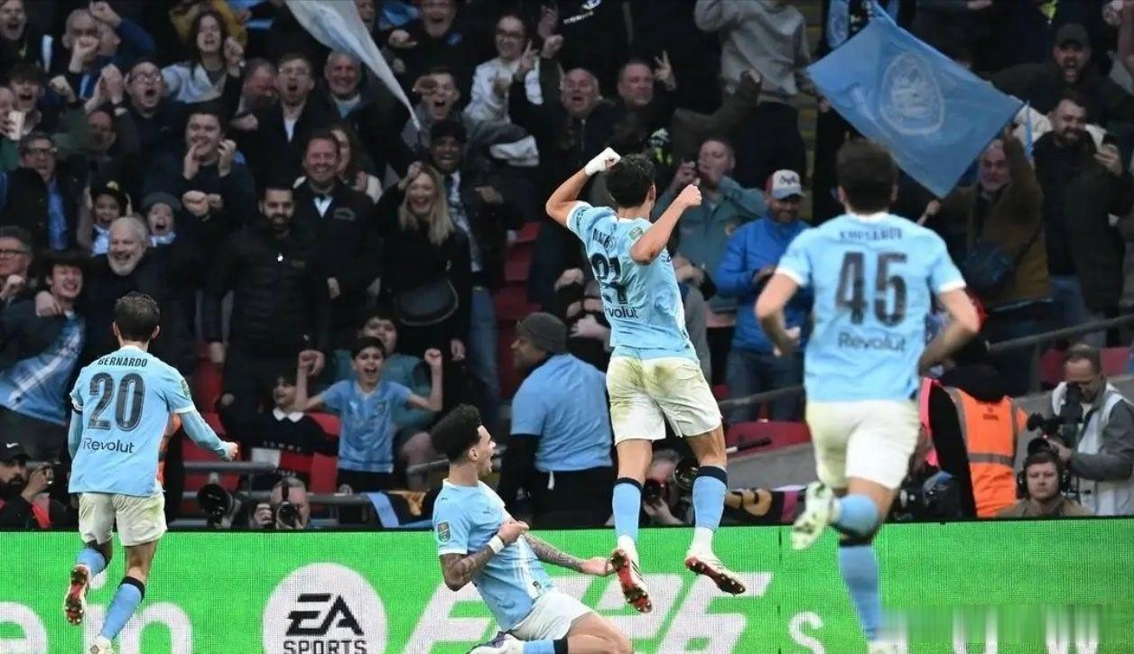 英超争冠格局突变！阿森纳主场1-2爆冷不敌伯恩茅斯，曼城球迷热议“逆转夺冠”可能