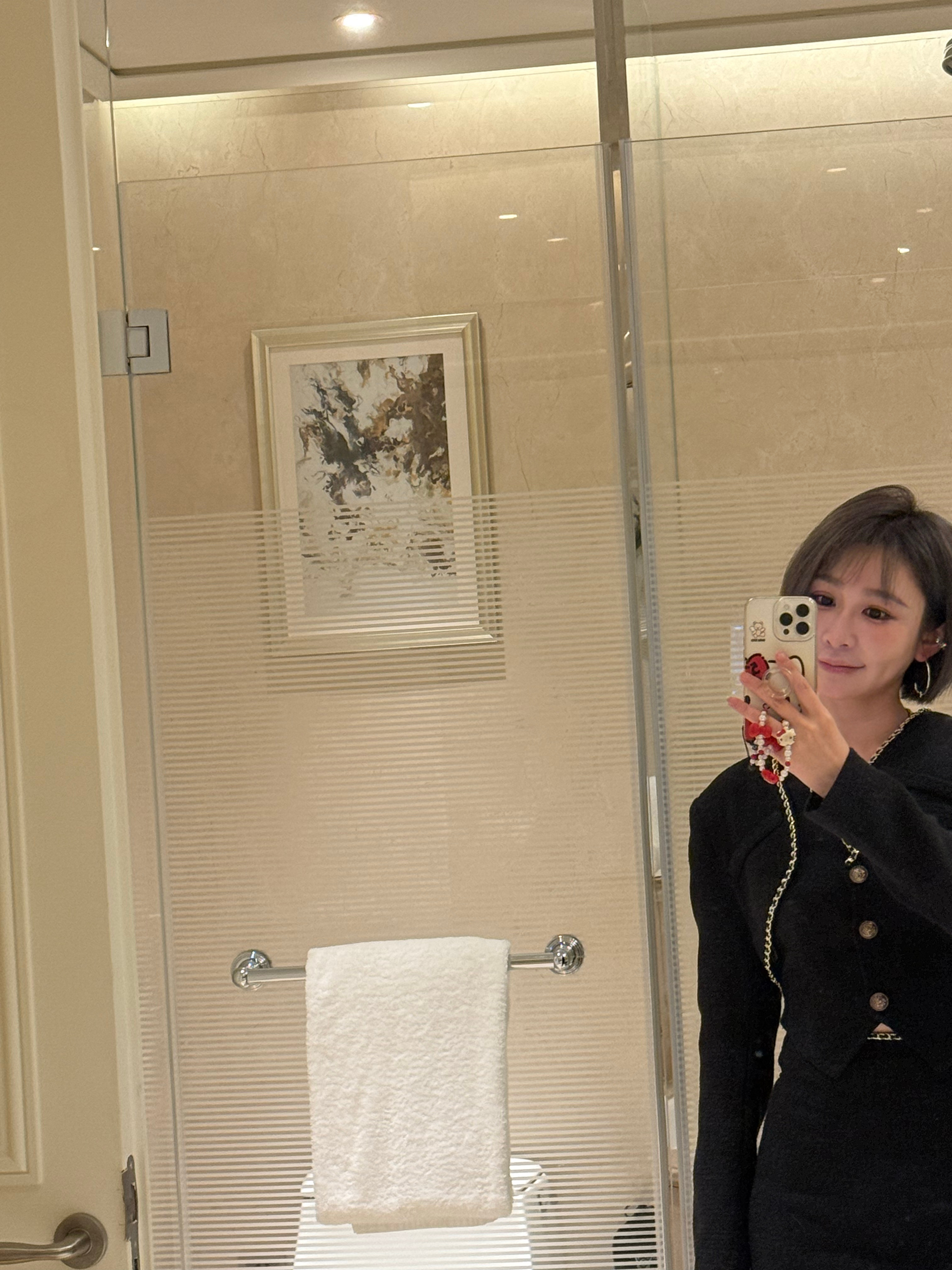 中午和前老板见了个面，讲了这两年我创业的过程，以及各种风风雨雨的谣言。此刻心情特