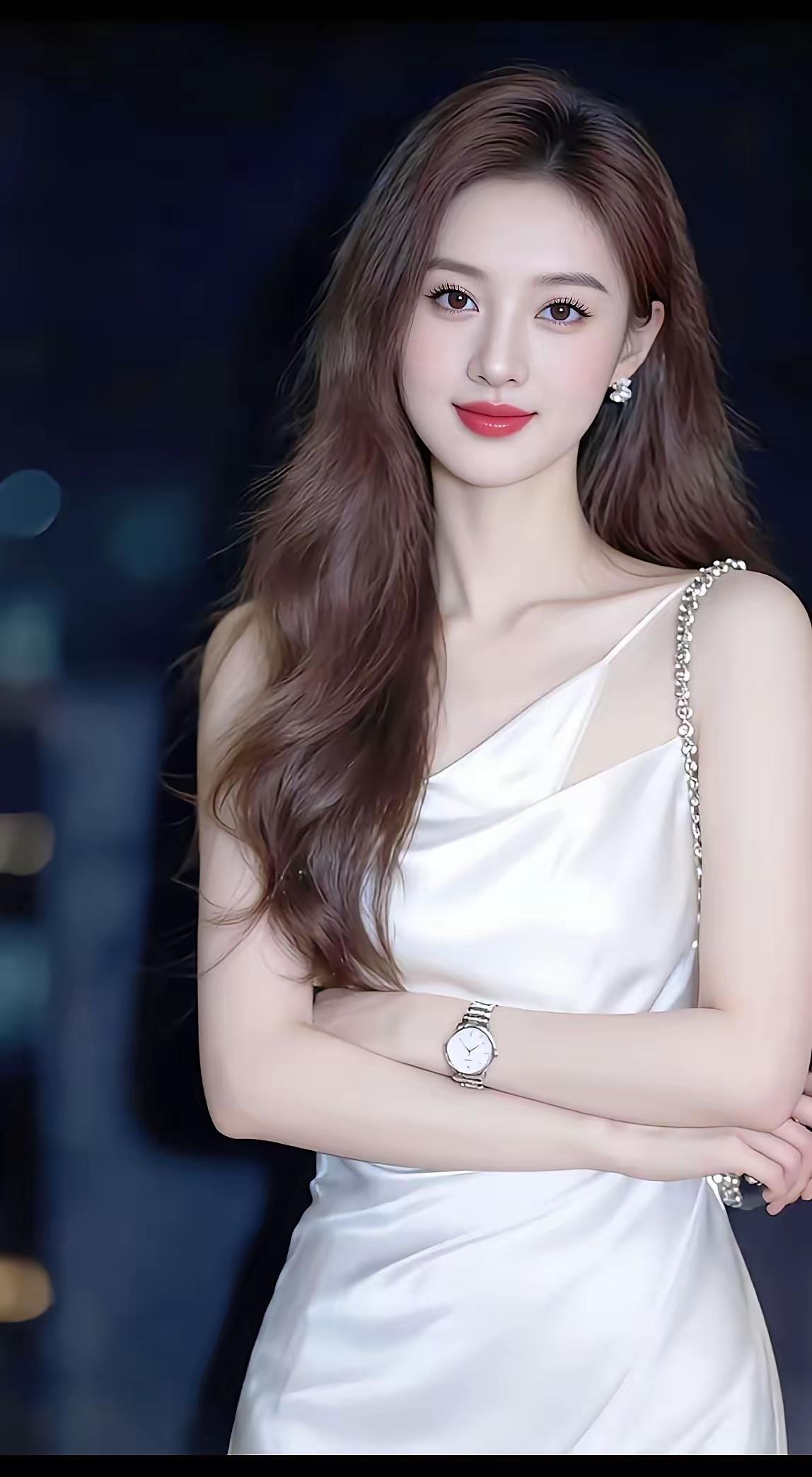 优雅白裙晚宴，闪耀珠宝配饰，夜晚的迷人魅力🌟🌟🌴