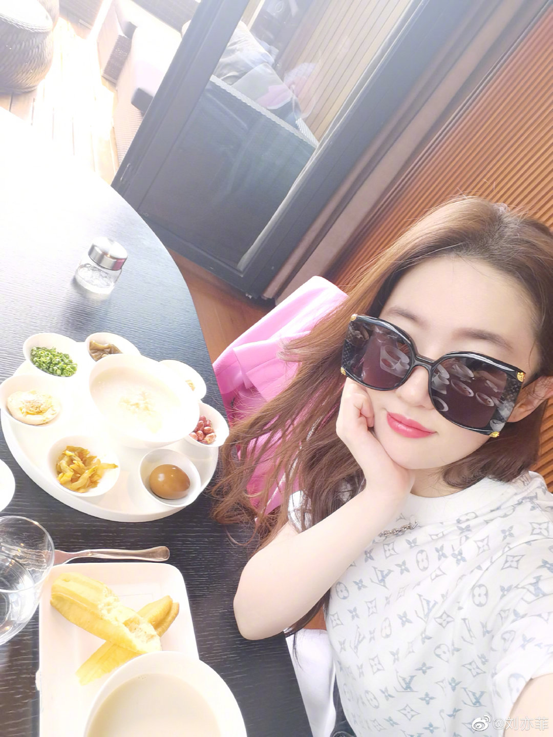 早安！我的早茶还可以吧  刘亦菲 ​​​