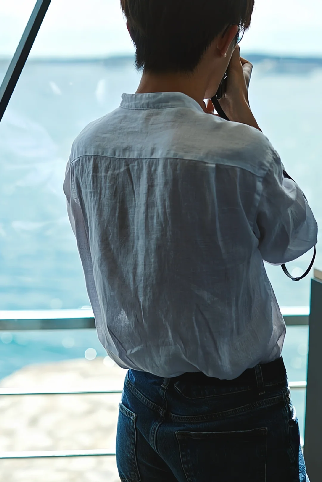 隐隐约约的腰臀曲线