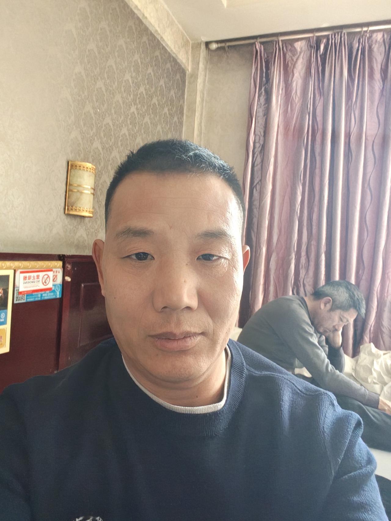 我曾经很弱小，也曾经想有个依靠，在幸福中成长 ，有着被呵护的味道。可是，现实给我