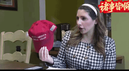 美国宾州一名MAGA支持者因拒绝摘下印有相关标语的帽子，主动辞去校车司机一职，事