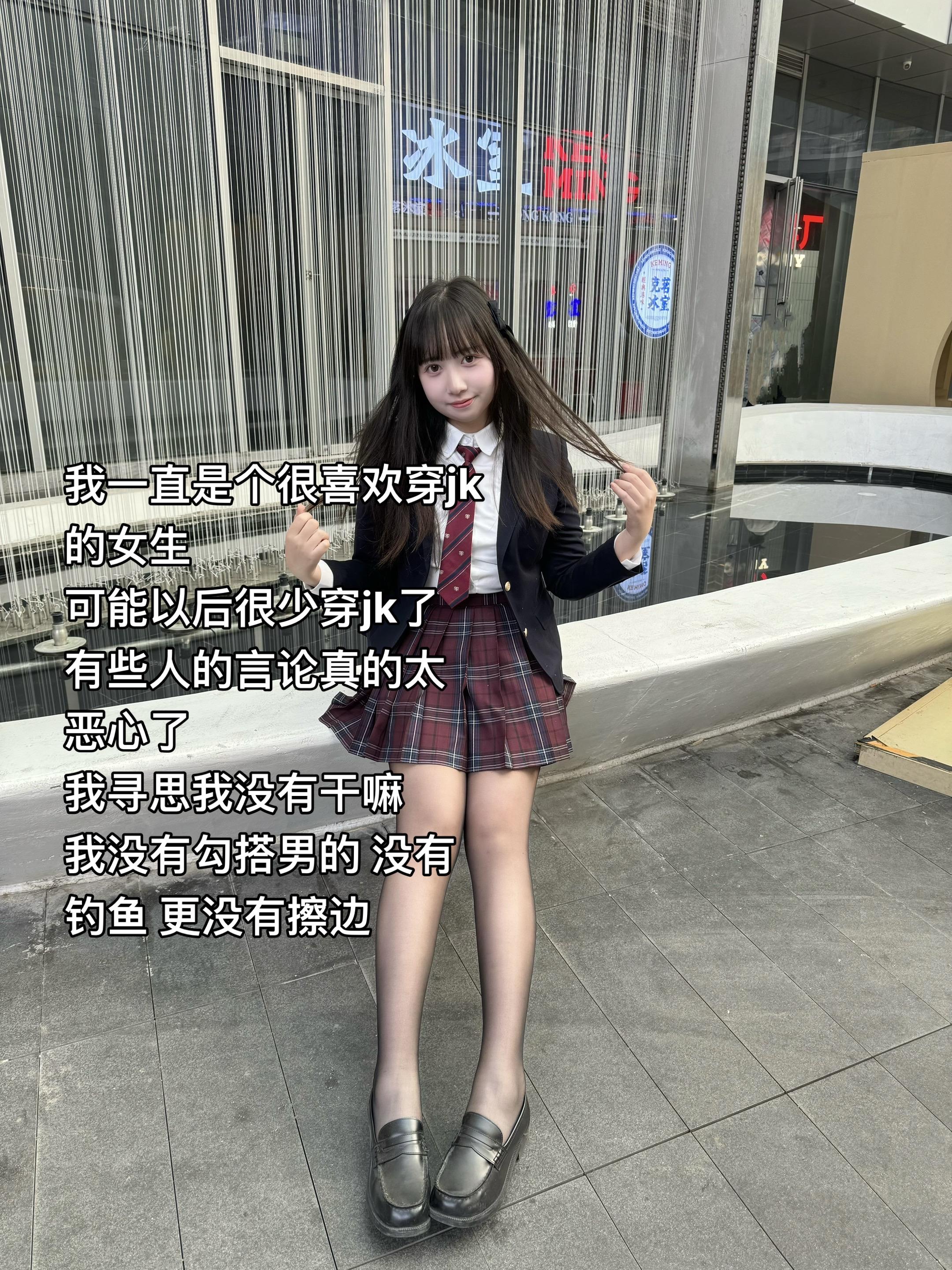 一大早醒来，看到一个评论：“你不带着你妈妈擦边了？立新人设了？” 我看...