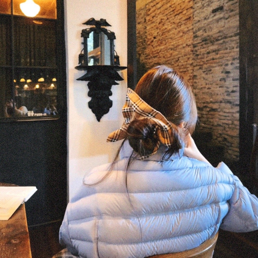 你关注的那些女生我不想再一个个点进去看了 好没意思 因为你我讨厌上了一个又一个素