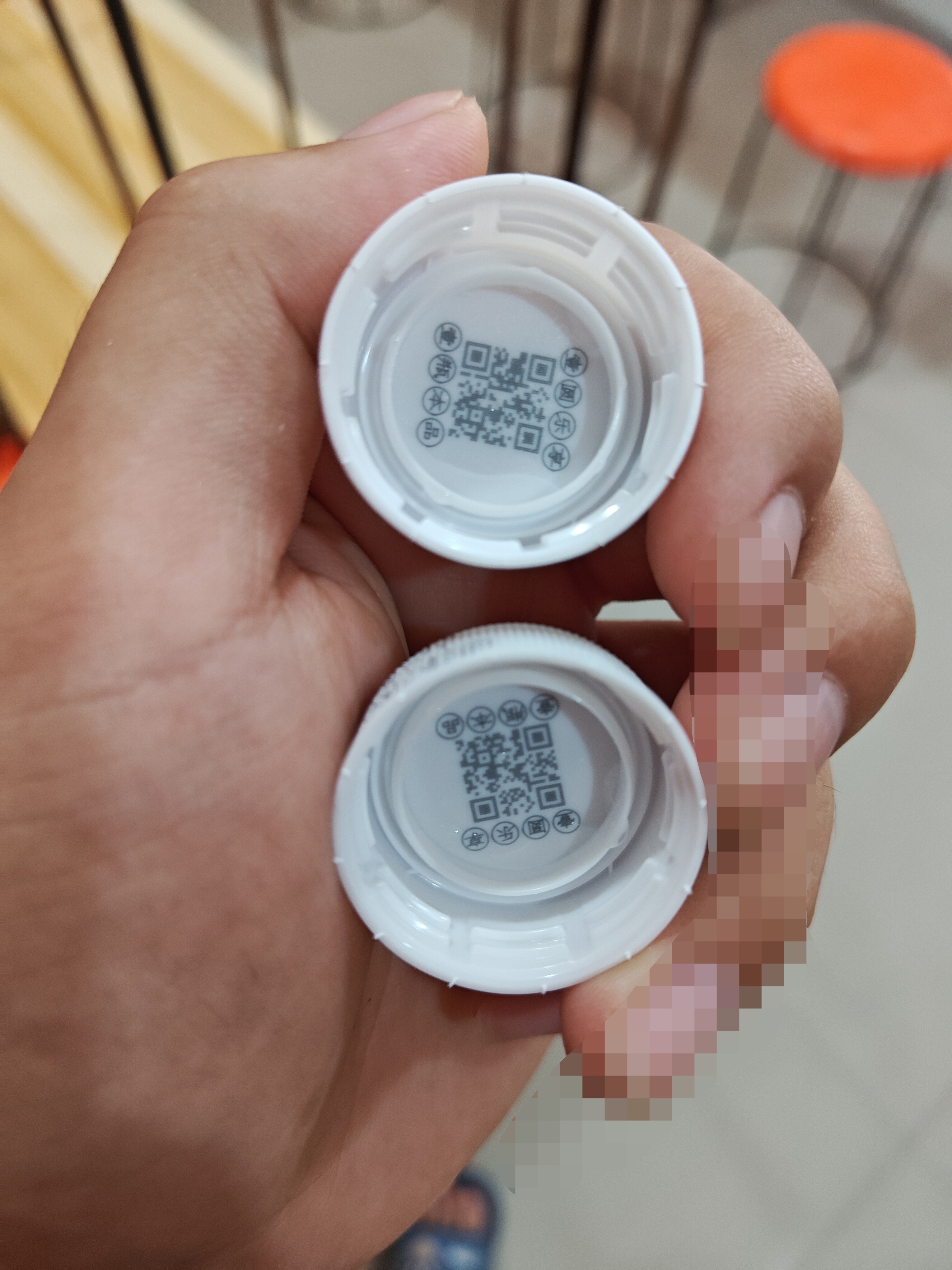 指甲有点长，有点埋汰，打个码批一下🌚今天被幸运女神 眷顾了，连中两瓶[爱你] 