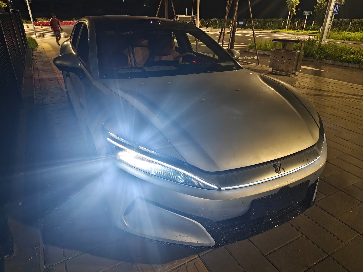 做迪系KOC的第n天 这两天在忙活上牌的事，都没来得及更新。新车牌还没寄过来，但