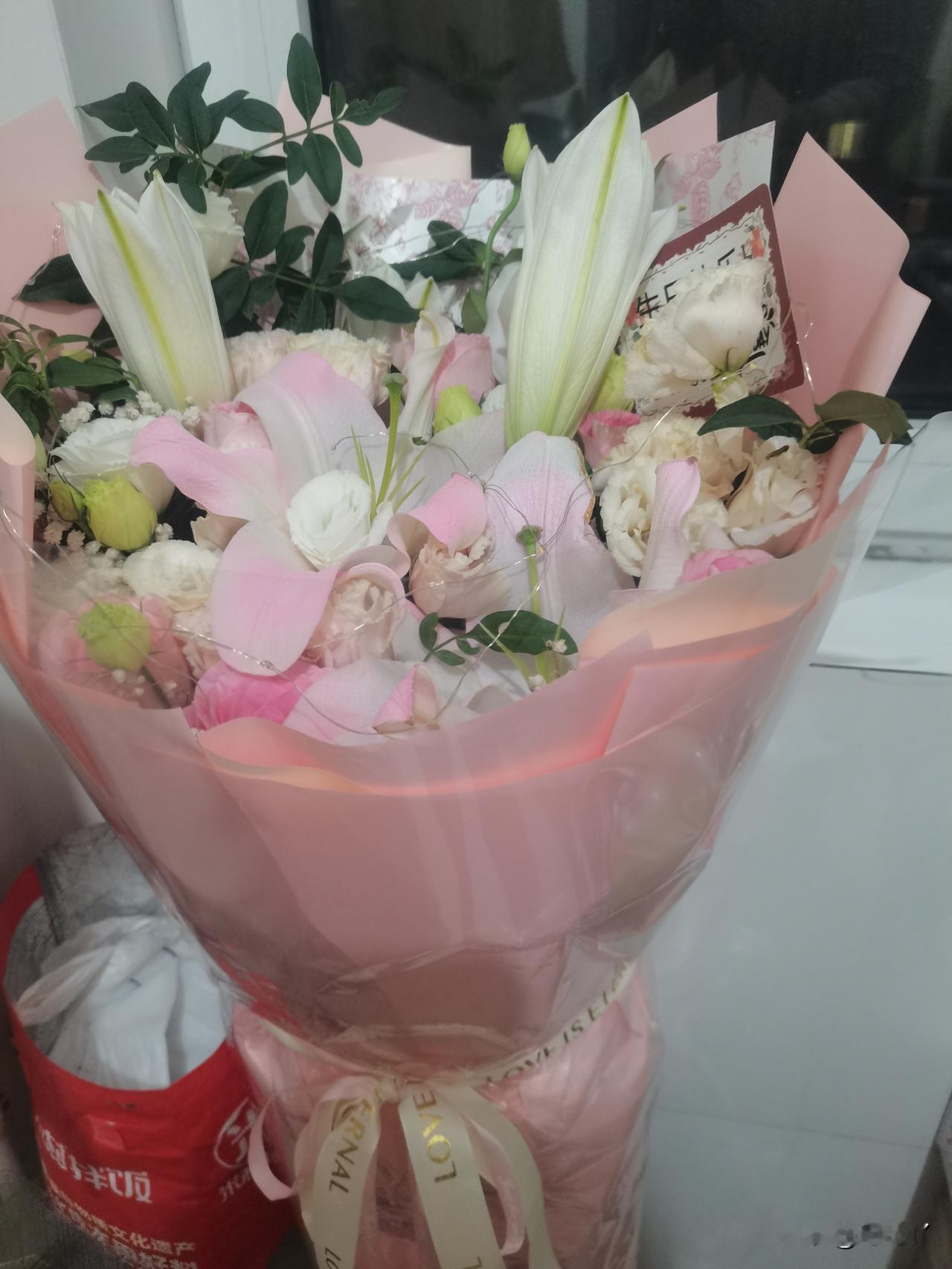 这一系列下来，估计2000块钱都不够花。关键是我何德何能、有什么资本让一个人为我