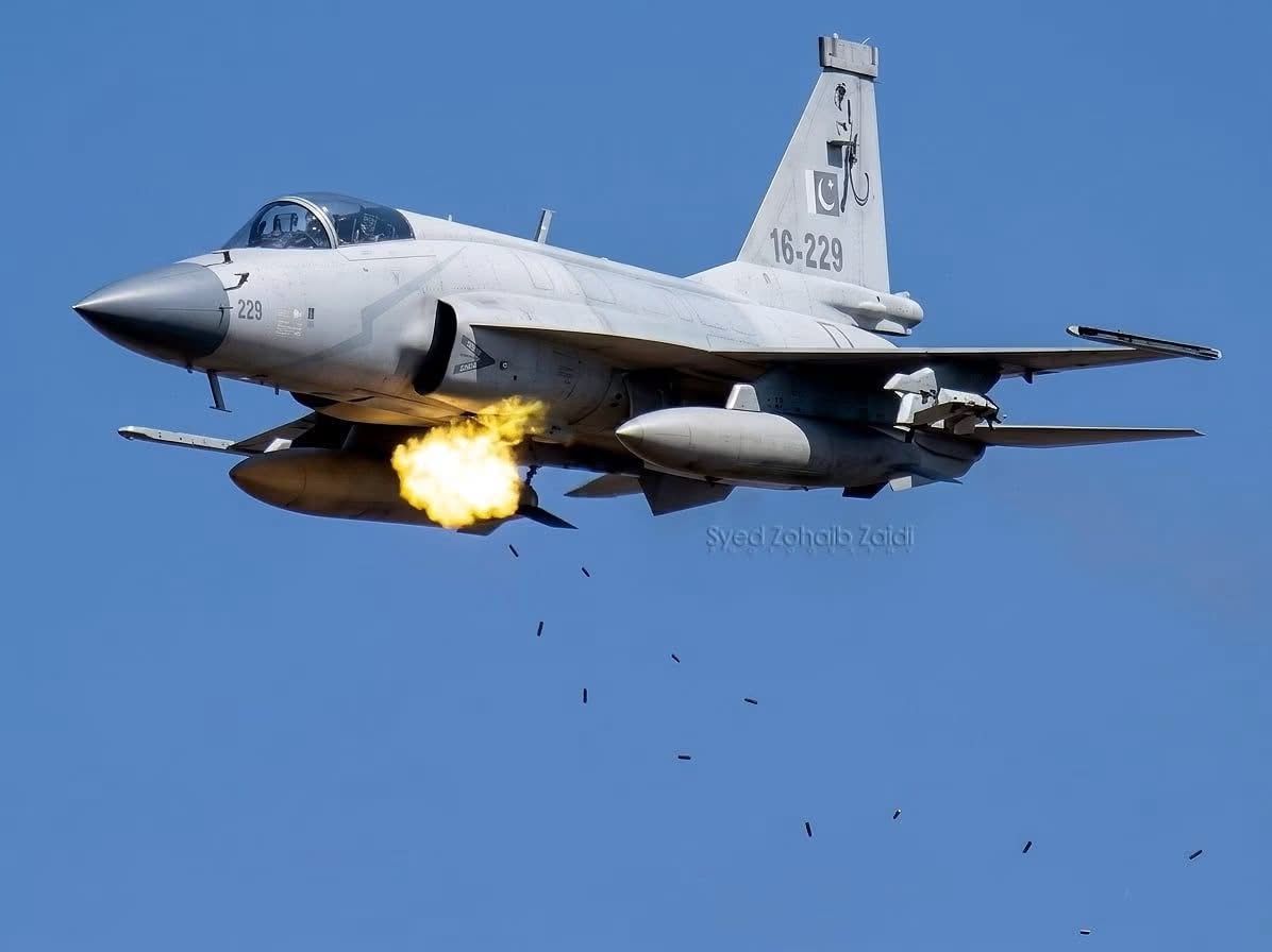 今日枭龙 巴基斯坦空军（PAF）第16“黑豹”中队JF17枭龙block 2 1