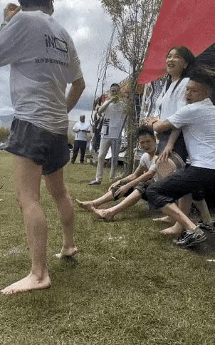 不喜欢这种，没有边界感的人。
