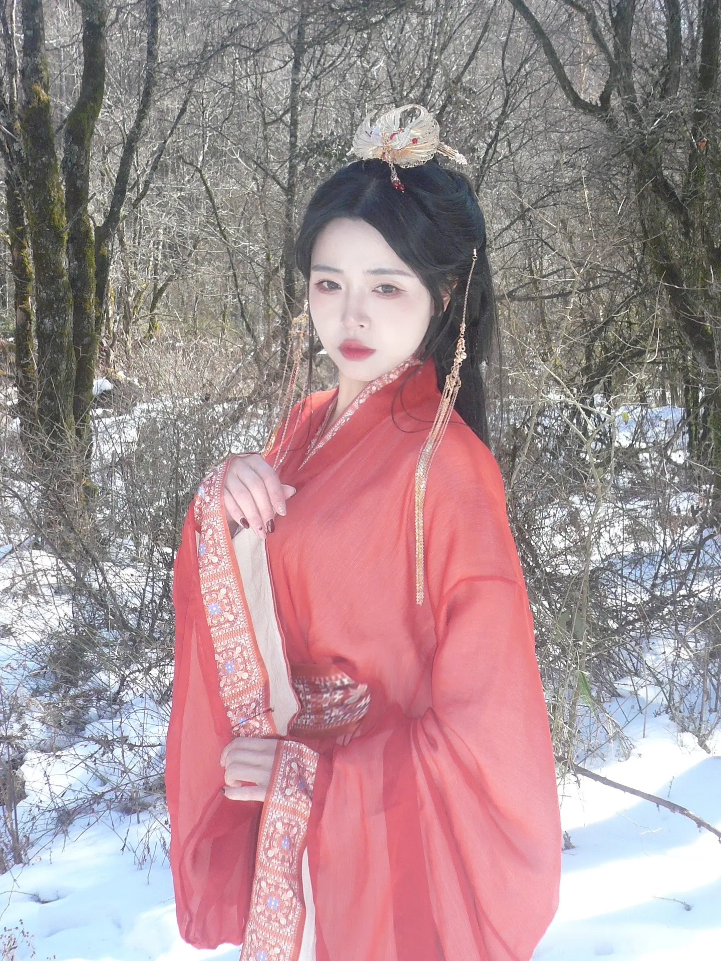战国袍遇上雪景 宿命感直接拉满