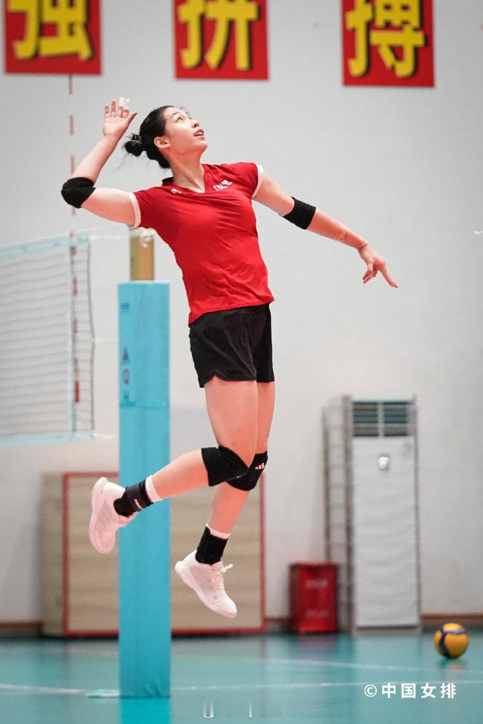小老虎 庄宇珊 朱袁张1块2毛9[超话] 2025年女排世锦赛 中国女排 ​​​