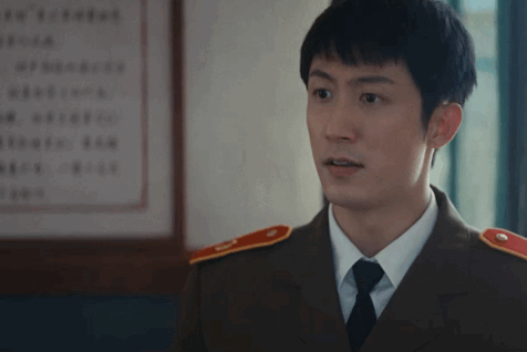 黄景瑜老辈子大学生就是清澈黄景瑜公检法赛道又出王炸，黄景瑜演首批法学生，连眼神里