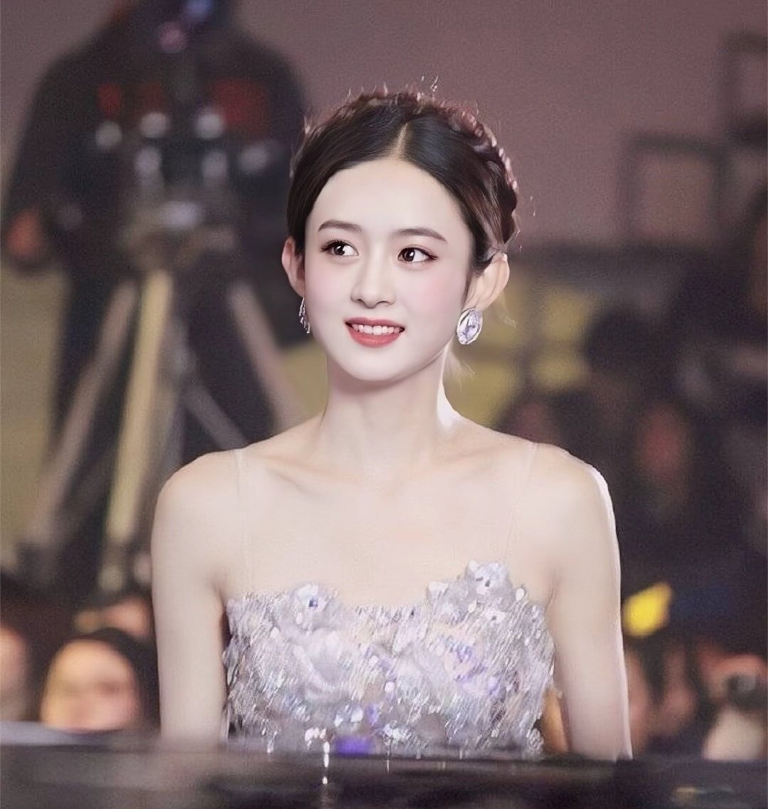 赵丽颖赵丽颖在人间zly赵丽颖贾小朵“年少过往，在仲夏夜之梦你抬头看见满天的星光