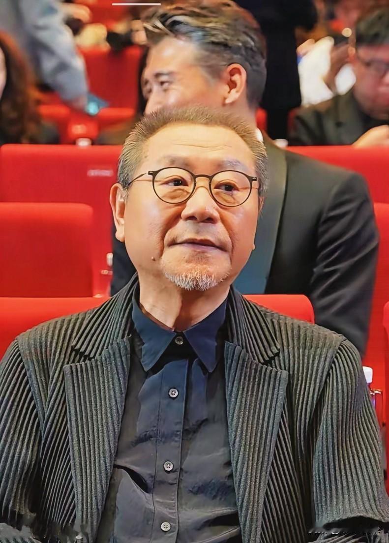 听范伟这段词，听着听着就笑不出来了。

年轻时心动，父母嫌这嫌那，你乖乖听话撒了